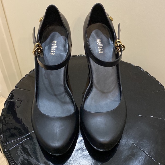 Melissa block heels. Made in Brazil. Smells like signature candy scent 🍭 - Picture 2 of 4